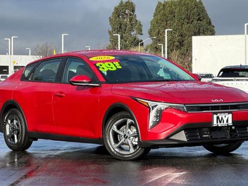 New 2026 Kia K4 LXS image 2