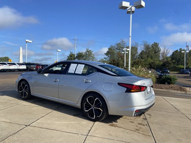 Used 2025 Nissan Altima 2.5 SR FWD image 8