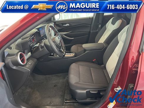 Used 2024 Chevrolet Trax RS w/ Driver Confidence Package FWD image 1