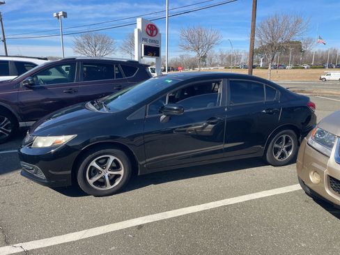 Used 2015 Honda Civic SE image 7