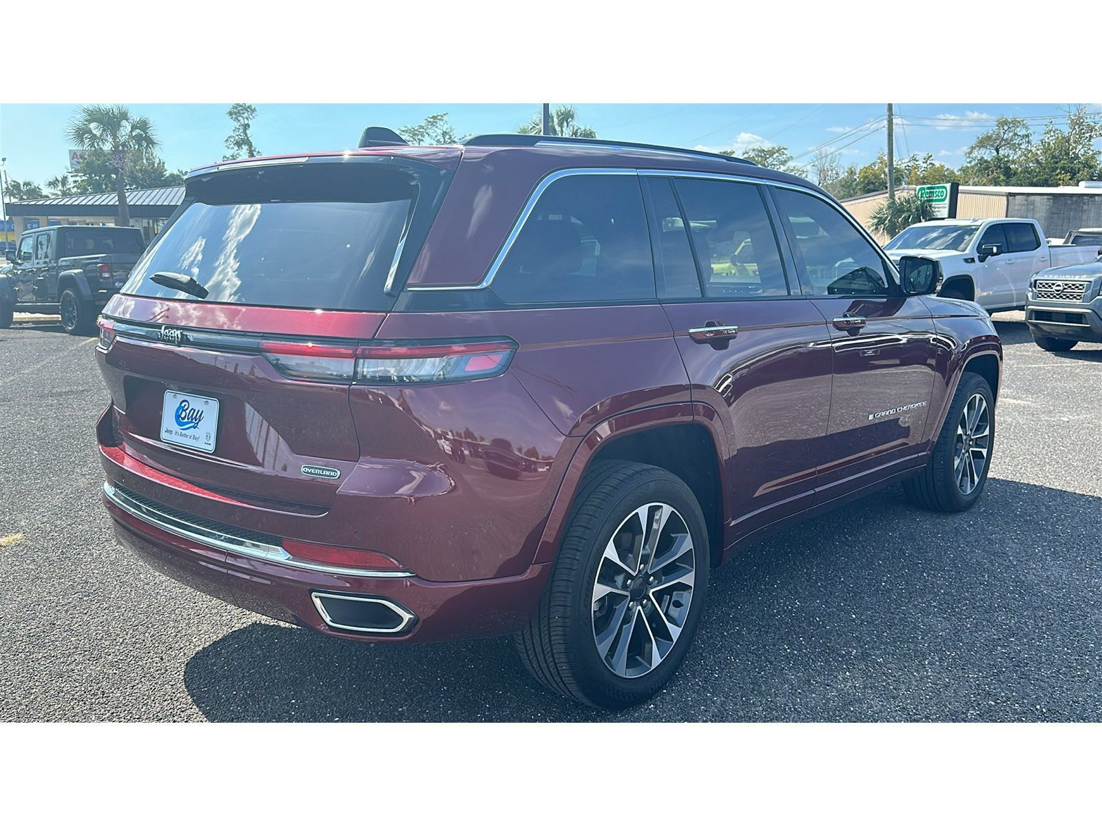 Used 2023 Jeep Grand Cherokee Overland w/ Adv Protech Group III RWD image 5