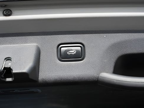 Used 2023 Kia Sportage SX FWD image 11