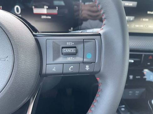 New 2025 Nissan Kicks SR image 31