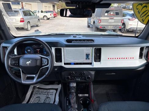 Used 2025 Ford Bronco Heritage Edition AWD/4WD image 6