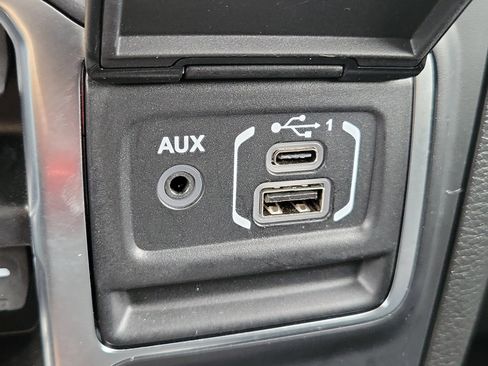 Used 2023 Jeep Gladiator Rubicon w/ LED Lighting Group image 24