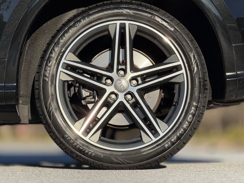 Used 2020 Audi SQ5 Premium Plus w/ Premium Plus Package image 18