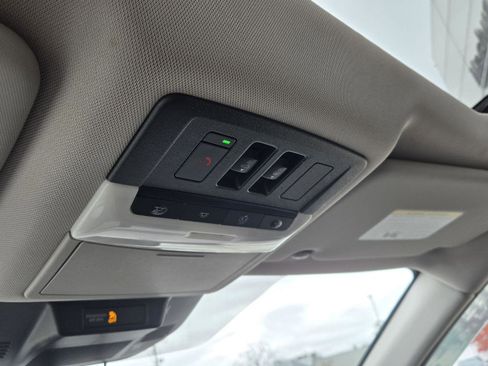 Used 2021 Nissan Rogue SL w/ Premium Package image 30