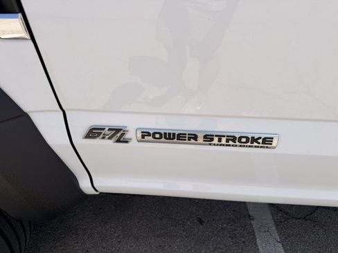 Used 2022 Ford F550 4x4 Crew Cab Super Duty w/ Power Equipment Group image 16