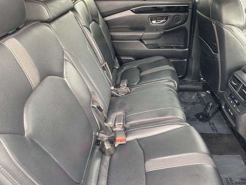 Certified 2023 Honda Pilot Touring image 11