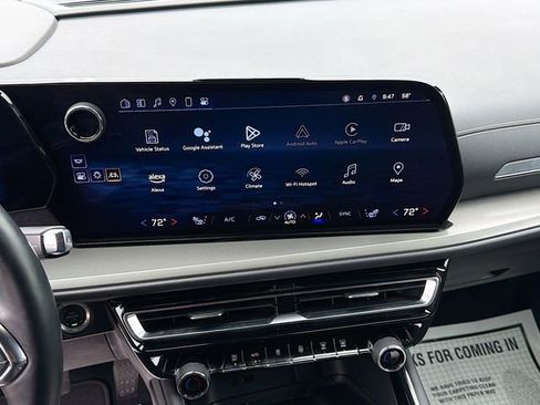 Used 2024 Chevrolet Traverse LT image 29