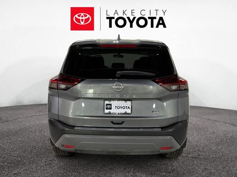 Used 2023 Nissan Rogue SV image 6