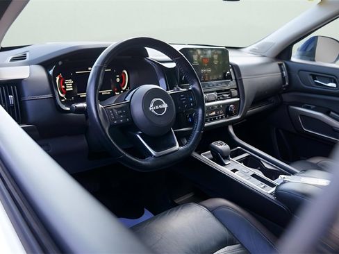 Used 2022 Nissan Pathfinder Platinum w/ Cargo Package image 17