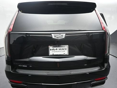 Used 2021 Cadillac Escalade Sport w/ Driver Assist Tech Package AWD/4WD image 9