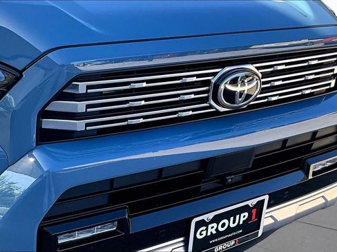 Used 2025 Toyota 4Runner Limited AWD/4WD image 29