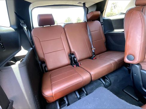 Used 2019 Chevrolet Traverse High Country w/ LPO, Floor Liner Package AWD/4WD image 25
