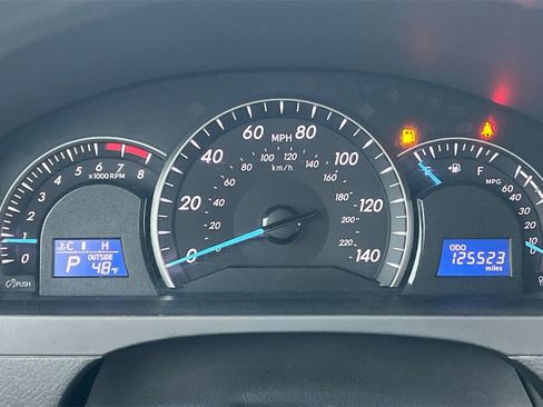 Used 2013 Toyota Camry LE image 25