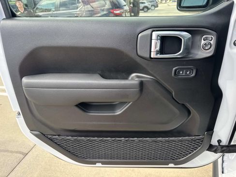 New 2026 Jeep Gladiator Mojave image 18