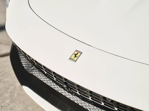 Used 2022 Ferrari Roma image 6