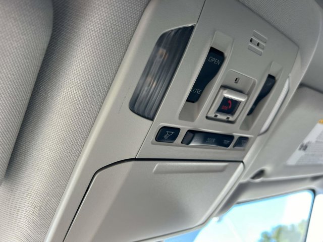 Used 2021 Toyota Highlander XLE FWD image 40