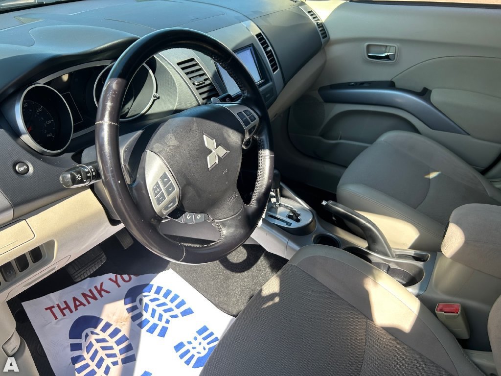 Used 2009 Mitsubishi Outlander XLS FWD image 19