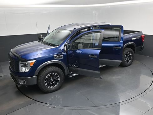 Used 2017 Nissan Titan PRO-4X w/ Pro-4x Convenience Package AWD/4WD image 20