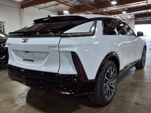 Used 2026 Cadillac Lyriq Sport image 8