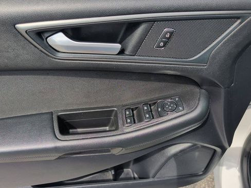 Used 2019 Ford Edge SE w/ SE Fleet Driver's Package FWD image 17
