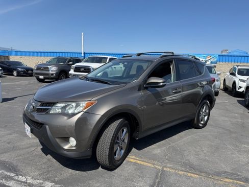 Used 2015 Toyota RAV4 XLE FWD image 5