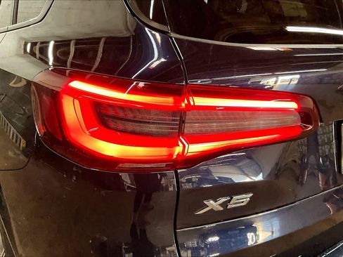 Certified 2023 BMW X5 xDrive45e w/ M Sport Package image 31