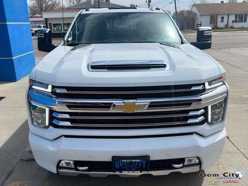 Used 2023 Chevrolet Silverado 3500 High Country image 3
