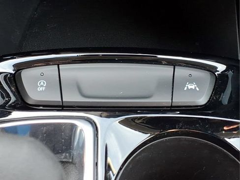 Used 2025 Chevrolet Trax ACTIV w/ Driver Confidence Package FWD image 22