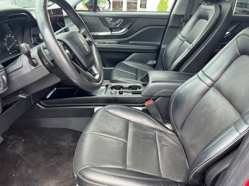 Used 2022 Lincoln Corsair AWD w/ Premium Package image 10