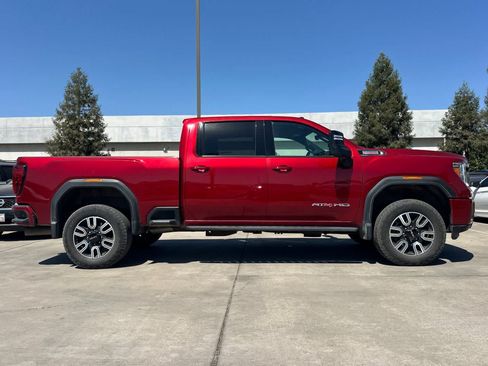 Used 2022 GMC Sierra 2500 AT4 w/ AT4 Premium Plus Package AWD/4WD image 9