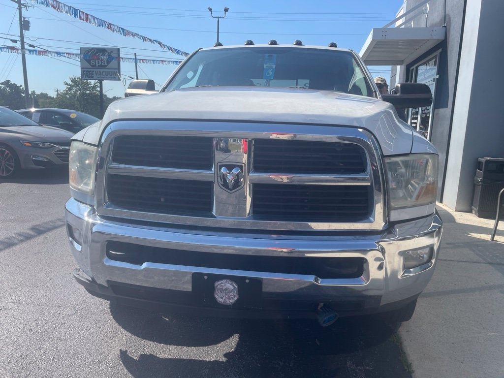 Used 2011 RAM 3500 SLT AWD/4WD image 2