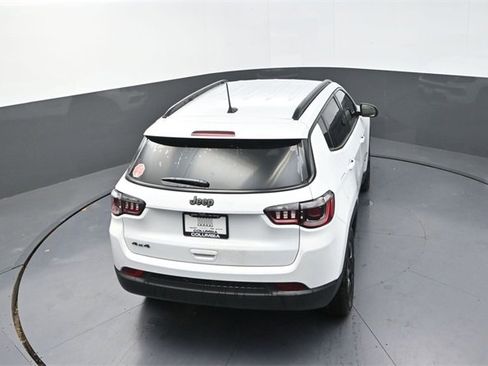 New 2026 Jeep Compass Latitude image 14