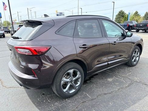 Used 2023 Ford Escape ST-Line w/ Tech Pack #1 AWD/4WD image 9