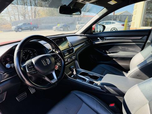 Used 2018 Honda Accord Sport image 5