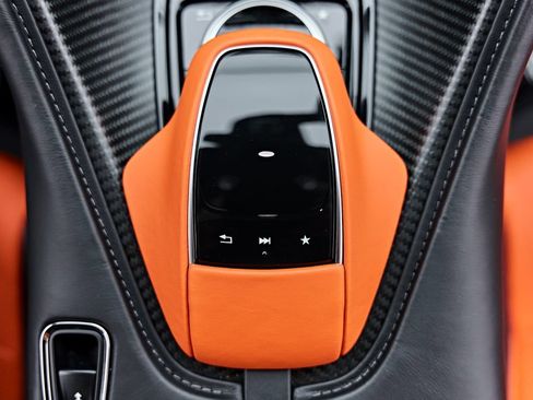 Used 2023 Aston Martin DBS Coupe RWD image 81