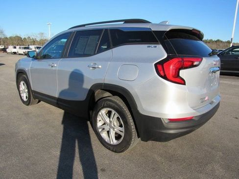 Used 2021 GMC Terrain SLE w/ Driver Convenience Package image 7