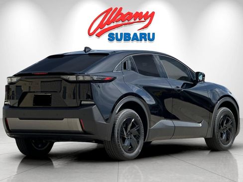 New 2026 Subaru Uncharted Premium FWD image 4
