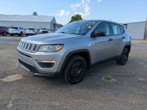 Used 2018 Jeep Compass Sport FWD image 8