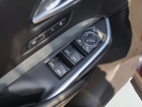 Used 2022 Cadillac XT4 Premium Luxury w/ Technology Package FWD image 26