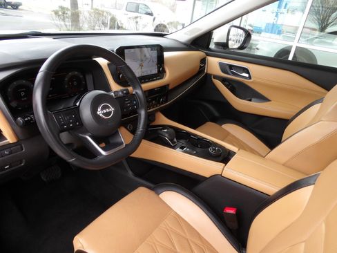 Certified 2023 Nissan Rogue Platinum w/ Platinum Premium Package image 17