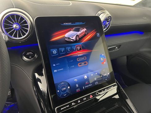 Used 2024 Mercedes-Benz SL 43 AMG image 25