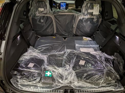 New 2026 Volvo XC90 T8 Plus image 26