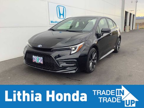 Used 2024 Toyota Corolla SE image 1