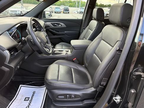 Used 2023 Chevrolet Traverse LT w/ LT Premium Package AWD/4WD image 15