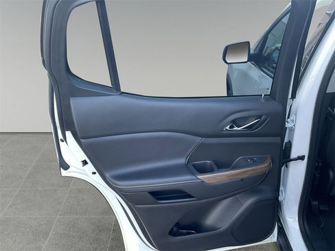 Used 2021 GMC Acadia SLE w/ Driver Convenience Package image 13