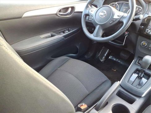 Used 2019 Nissan Sentra S w/ Appearance Package image 9