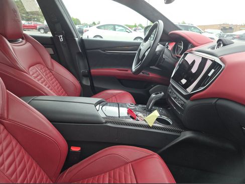 Used 2022 Maserati Ghibli Trofeo RWD image 7